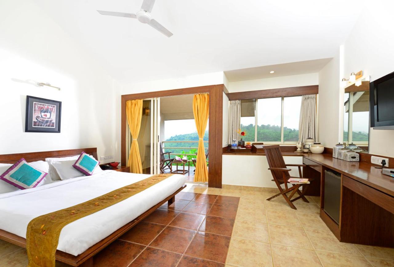 Manas Resort With Petting Zoo, Igatpuri Eksteriør billede