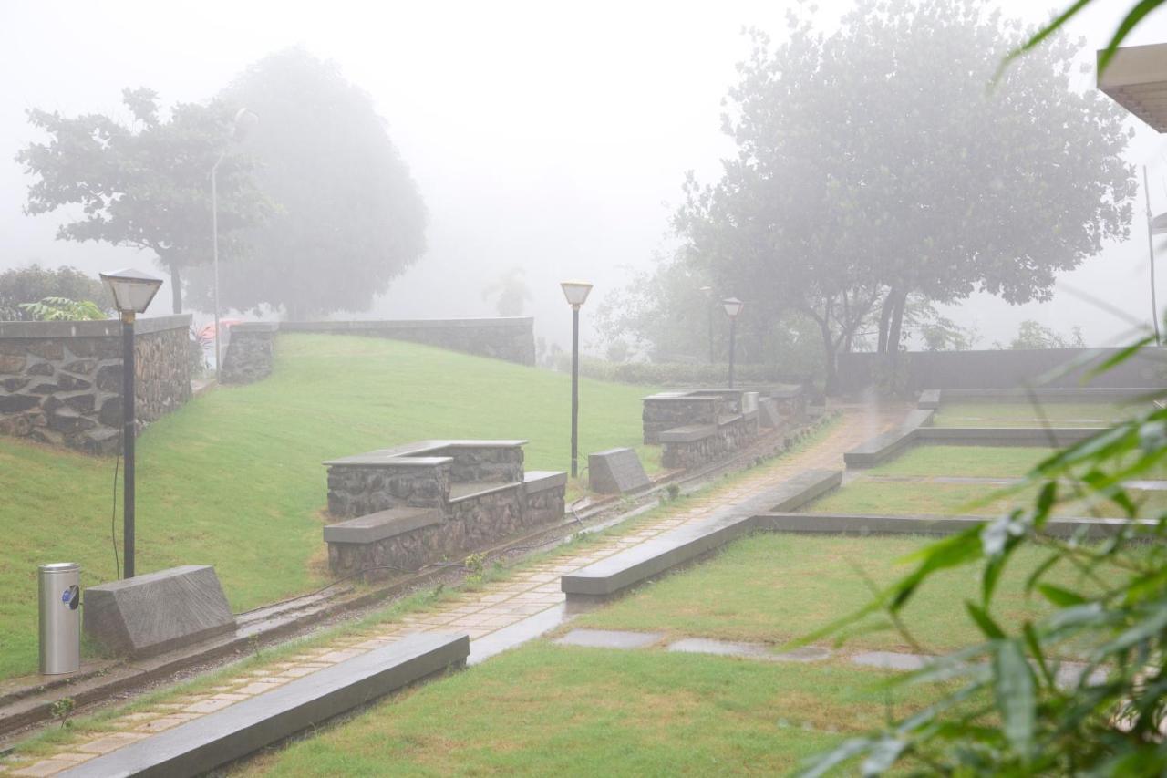 Manas Resort With Petting Zoo, Igatpuri Eksteriør billede